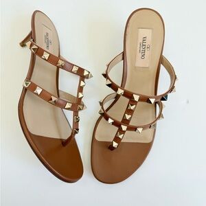 Valentino Garavani Brown Leather Caged Rockstud thong kitten heel sandals EU 38
